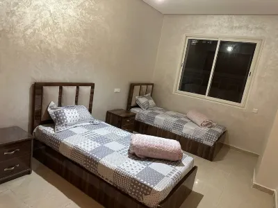 Beautiful T3 apartment with swimming pool and private parking Hotels in Cite Al Mohammadi