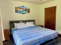 Spacious getaway with private river access minutes from ski area Hotel di Charlemont