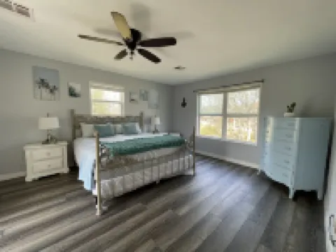 Charming Waterfront House w/ Private Fishing Pier