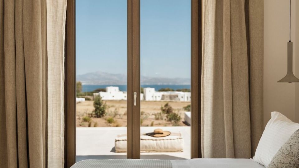 Aqualis villa with private pool in charming Paros