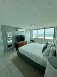 Deja Blue Beachfront Apartment