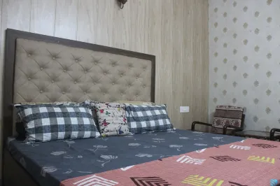 Private 2BHK Garden House with Wifi + Bonfire + Barbeque Hotels in Hari Nagar