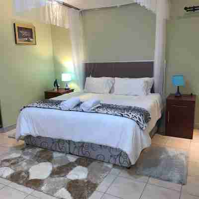 The Cottage: 3 bedrooms. Rest & Peace Assured Rooms