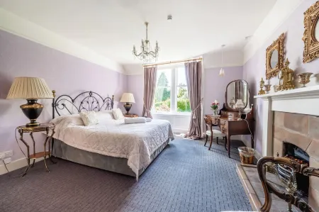 A spacious family retreat in the Highlands. Pet Friendly