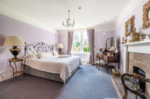 A spacious family retreat in the Highlands. Pet Friendly