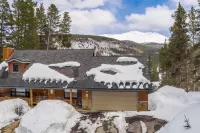 Mtn & Lake Views, Hot Tub, Dog Friendly, Chef's Kitchen, 5 Min to Main St Breck