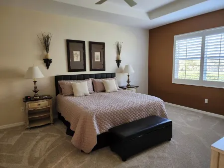 3-bedroom Townhome in Estero with easy access resort pool, pickleball WiFi, AC