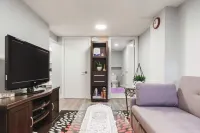 Cozy Toronto Private Apartment Hotels in York