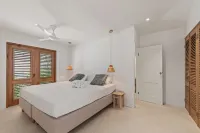 Villa 29 - Moderne Luxe Villa met Adembenemend Zeezicht en Privé Zwembad Hotels near Curaçao Rif Mangrove Park