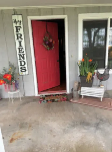 Home Away from Home in the Twin Lakes Area! Relax on the Front Porch Swing!