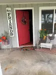 Home Away from Home in the Twin Lakes Area! Relax on the Front Porch Swing!