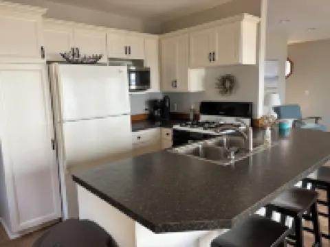 Rest and Relax in This 4-Bedroom  Cottage in Lake City on Lake Missaukee Hotels in Missaukee County