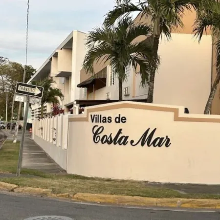 Café Del Mar Apt is a rare beach front Apt