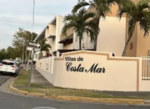 Café Del Mar Apt is a rare beach front Apt