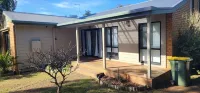 Spacious Family Friendly Beach House With outdoor Bbq and jacuzzi free Wifi