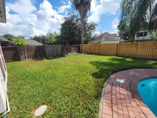Spacious 5-bedroom king bed with a pool in wonderful Mission