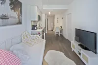 Luxury lake view |Beach pool |High park |Outdoor Swimming Pool |Balcony Hotels in Swansea