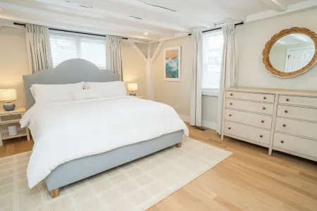 All-New Coastal Luxury Near CBI & Beaches, Dog-Friendly