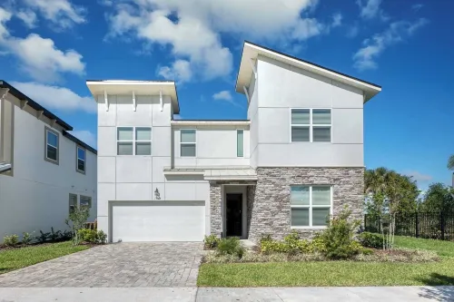 Spacious 9-bedroom Orlando vacation home