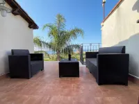 Charming 3-bedroom villa with WiFi and AC in beautiful Campofelice di Roccella