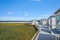 Waterfront Marina and Cozy Pool - Luxurious Cottage Retreat Các khách sạn ở Georgetown
