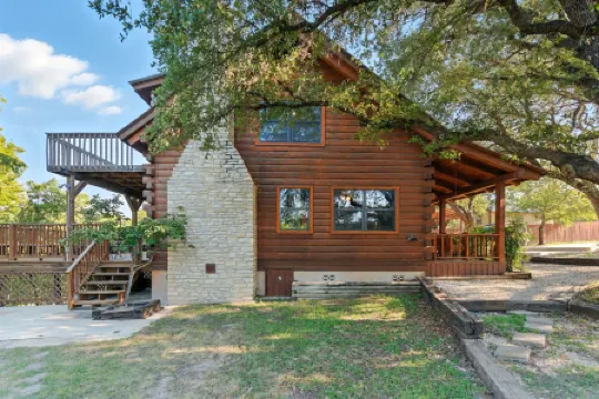 Frio Rivers Edge In The Heart Of Hill Country 3 Bedroom Cabin