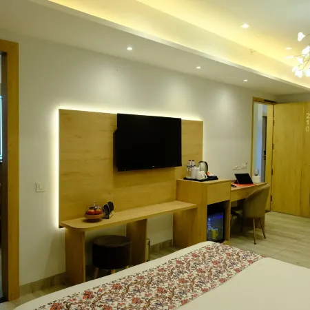 Acr Luxury Hotel