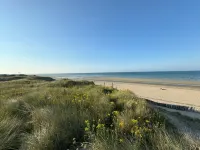 Country house nestled in a stable near Utach Beach. Dogs welcome!