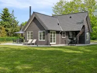 "Emmalina" - 1.3km from the Sea Hotel in zona Snode Kirke
