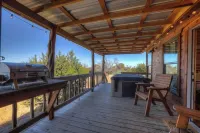 Rocky Ridge Cedar Cabin with Hot Tub & Amazing Views Hotels in Fredericksburg