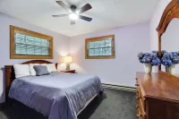 Lakefront w/ PrivateDock Fishing Beach 2Kayaks Firepit Fireplace Foosball