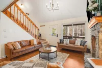 Maggie Valley Mtn Escape w/ Fire Pit & Deck - parking