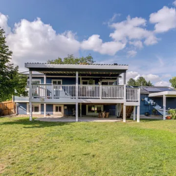 Furnished Deck + Fire Pit: Thornton Family Retreat