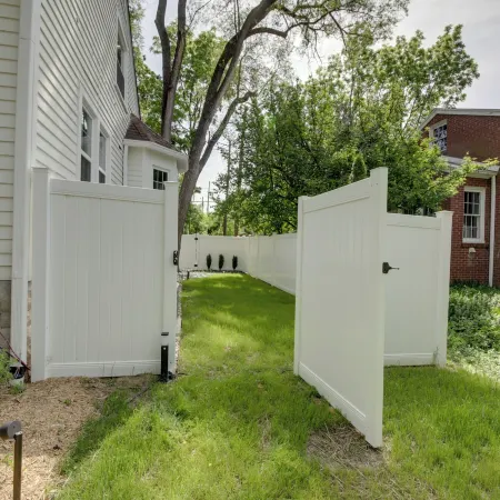 Bloomington Bungalow- Steps to Campus!