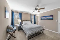 O'Fallon Edge Oasis- 4bd/3bt, Wooded Backyard, Office, Great Family Getaway Hotels in O'Fallon