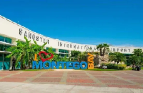 Timeless 2BD&2BTH Gated Community @ Discovery Bay Hotels in Discovery Bay