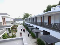 Grand Master Villa Tomohon Hotels in Mandolang