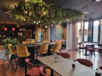 ทรีทอปสปาแฮงเอาท์ แอนด์ โรงแรม - อ่างจากุชชี่