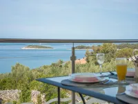 Apartments Lilly - Two Bedroom Apartment with Sea View and Terrace - Wifi