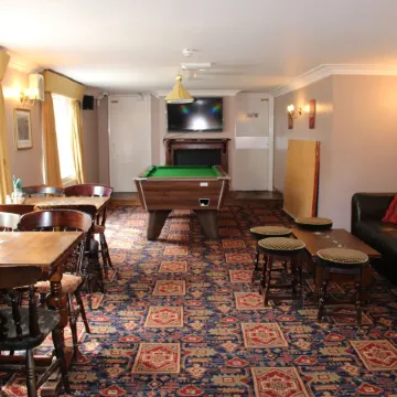 Falcon Hotel