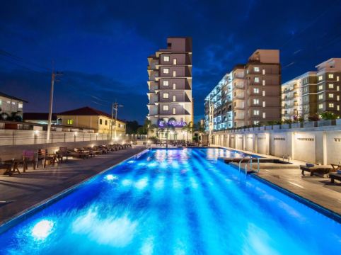 โรงแรมบ้านน้ำเมา