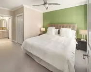 Luxury 2BR Condo in ONLY Waterfront Location Downtown-Steps to Pike Place Market Hotels in Pike Market District