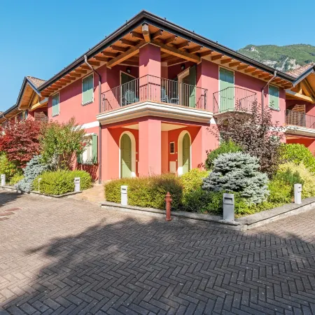 Apartment on Lake Idro with Pool