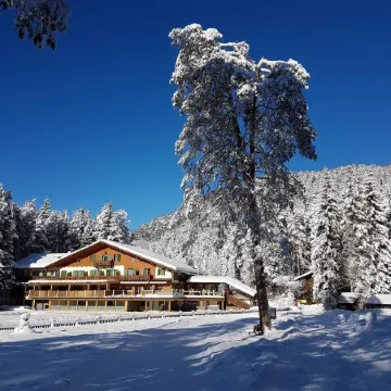 Hotel Lago Della Creta
