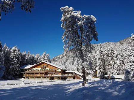 Hotel Lago Della Creta