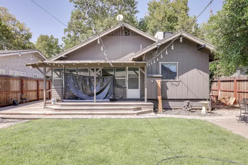 Sunny Turlock Cottage Walk to Downtown! - 3 estrellas