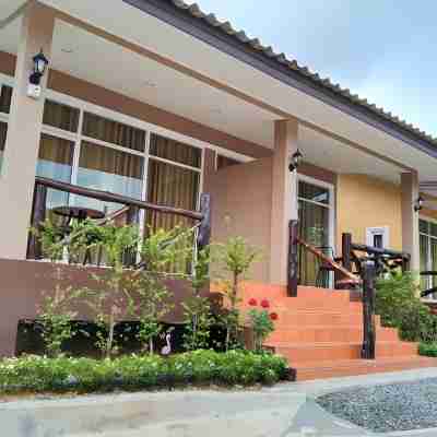 Minton Resort Hotel Exterior