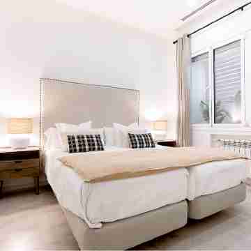 Modern 2 BD duplex in front of Atocha station. Atocha II Rooms