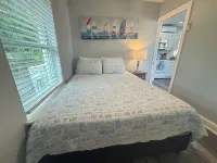 Old Florida Fishing Cottage See The Water From Living Room on Imperial River