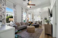 3 bedroom Luxury Cottage in Downtown and Near LSU